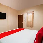 โอโย 645 บ้านเรืองรุ่งโรจน์ โรงแรม