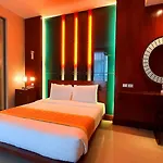 Long Garden & Pavilions Hotel