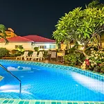 Butterfly Garden Boutique Residences Large Luxury Apts And A Lifetsyle Destination By Neang, Everything Need Right Here 1-3 Bedrooms 110 To 190 Sq Mtrs, 2 Full Bathrooms, Rain Shower, Bath, Bbq, Free Wifi, Staff 24-7, Close To Beac อพาร์ทเม้น Pattaya