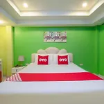 Oyo 75330 Little House โรงแรม