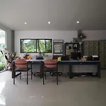 Oyo 1003 Naklua House Hotel