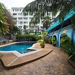 Oyo 1003 Naklua House โรงแรม 3*