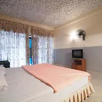 Oyo 1003 Naklua House โรงแรม