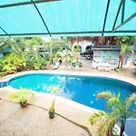 โรงแรม Oyo 1003 Naklua House