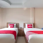 โอโย 645 บ้านเรืองรุ่งโรจน์ 2*
