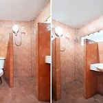 โรงแรม โอโย 645 บ้านเรืองรุ่งโรจน์ 2*