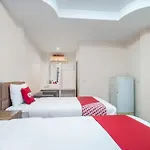โรงแรม โอโย 645 บ้านเรืองรุ่งโรจน์