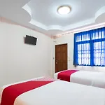 โรงแรม โอโย 645 บ้านเรืองรุ่งโรจน์ 2*