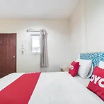 โรงแรม โอโย 645 บ้านเรืองรุ่งโรจน์ 2*