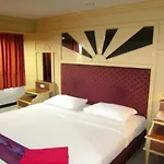 Aa Hotel 2*
