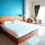 D Aparthotel *