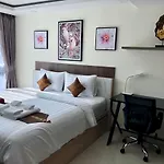 อพาร์ทเม้น Luxury Business Suits In Grand Avenue By Estates