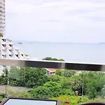 อพาร์ทเม้น The Palm Wongamat Pattaya
