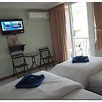 โรงแรม เดอะไรท์