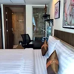 อพาร์ทเม้น Luxury Business Suits In Grand Avenue By Estates *