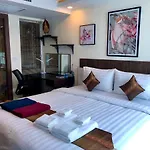 อพาร์ทเม้น Luxury Business Suits In Grand Avenue By Estates