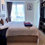 Luxury Business Suits In Grand Avenue By Estates อพาร์ทเม้น *