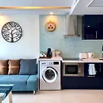 อพาร์ทเม้น Luxury Business Suits In Grand Avenue By Estates *
