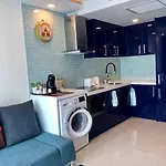 Luxury Business Suits In Grand Avenue By Estates อพาร์ทเม้น