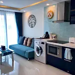 อพาร์ทเม้น Luxury Business Suits In Grand Avenue By Estates