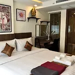Luxury Business Suits In Grand Avenue By Estates อพาร์ทเม้น *