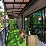 Aparthotel The Peridot Serviced