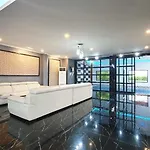 Amazing Pool