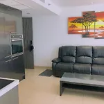 Apartment Centara Avenue Soi Buakhao By Daisy 2 *