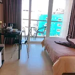 Apartment Centara Avenue Soi Buakhao By Daisy 2 *