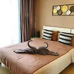 Apartment Centara Avenue Soi Buakhao By Daisy 2