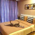 Centara Avenue Soi Buakhao By Daisy 2 Apartment