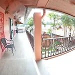 พระตำหนักวิลล่า 10 ห้องนอน พร้อมสระว่ายน้ำส่วนตัว Pattaya