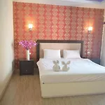 Villa พระตำหนักวิลล่า 10 ห้องนอน พร้อมสระว่ายน้ำส่วนตัว Pattaya