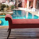 พระตำหนักวิลล่า 10 ห้องนอน พร้อมสระว่ายน้ำส่วนตัว Villa