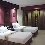 โรงแรม Rita & 3*
