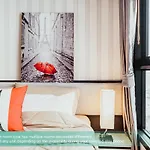 Favstay - The Base Central Pattaya