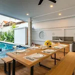 Sabai Pool 12-15 Persons 6br, Sauna, Pool Table, Karaoke, Bbq วิลล่า