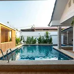 Sabai Pool 12-15 Persons 6br, Sauna, Pool Table, Karaoke, Bbq วิลล่า *