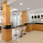Sabai Pool 12-15 Persons 6br, Sauna, Pool Table, Karaoke, Bbq Pattaya