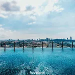 Favstay - The Base Central Pattaya