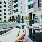 Favstay - The Base Central Pattaya