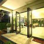 Hotel Ploen By Tolani 2*