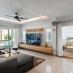 Sabai Pool 12-15 Persons 6br, Sauna, Pool Table, Karaoke, Bbq วิลล่า