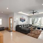 Sabai Pool 12-15 Persons 6br, Sauna, Pool Table, Karaoke, Bbq *