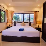 Luxury Pool 4 Bedroom 900m 1.5 Km Downtown *
