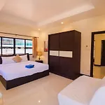 Luxury Pool 4 Bedroom 900m 1.5 Km Downtown Pattaya