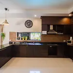 Luxury Pool 4 Bedroom 900m 1.5 Km Downtown * Pattaya