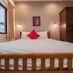 วิลล่า Luxury Pool 4 Bedroom 900m 1.5 Km Downtown Pattaya