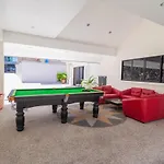 Luxury Pool 4 Bedroom 900m 1.5 Km Downtown วิลล่า Pattaya
