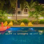 Luxury Pool 4 Bedroom 900m 1.5 Km Downtown *